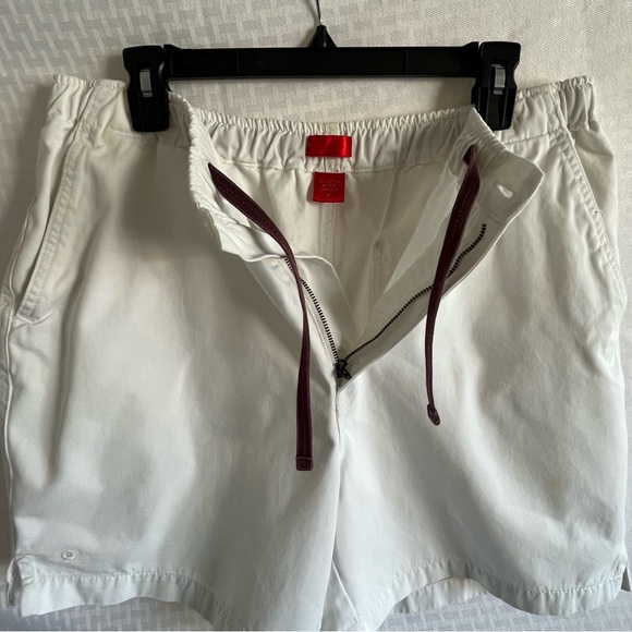 IZOD Flat Front Elasticized Waist Drawstring Red Label Shorts White Medium 32” - Picture 4 of 11